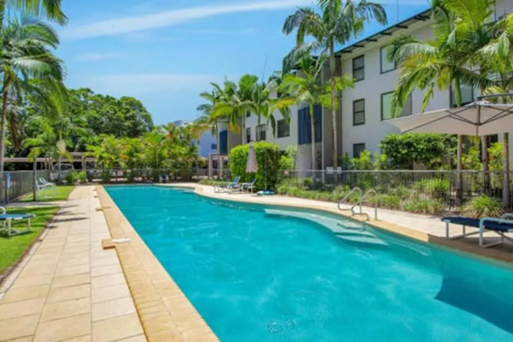 Emohruo Rainbow Shores - 3 Bedroom Resort Apartment contacts